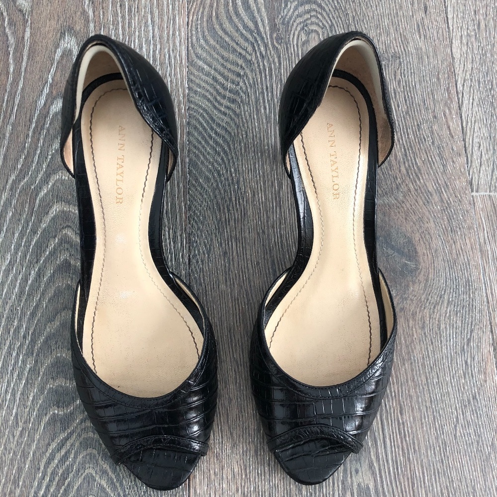 Women's Ann Taylor Peep-Toe Pumps - Size 6 - Black